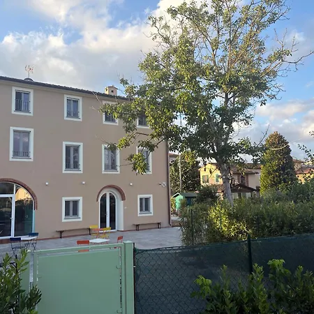 Ugo Luxury 3* Лукка