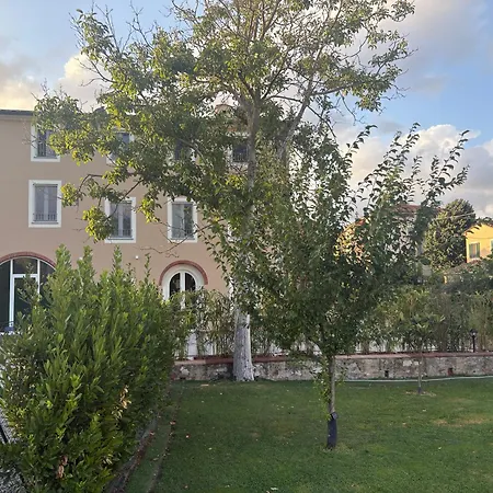 Pensjonat Ugo Luxury Lukka