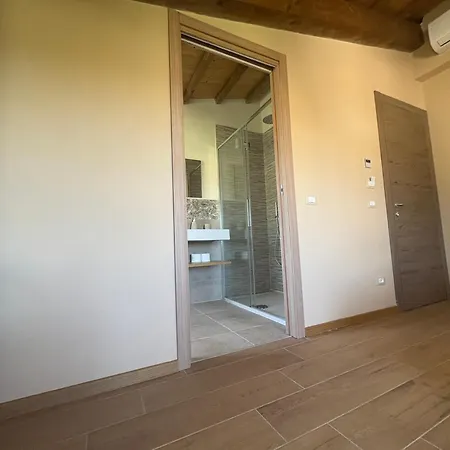 Ugo Luxury Гостевой дом 3*