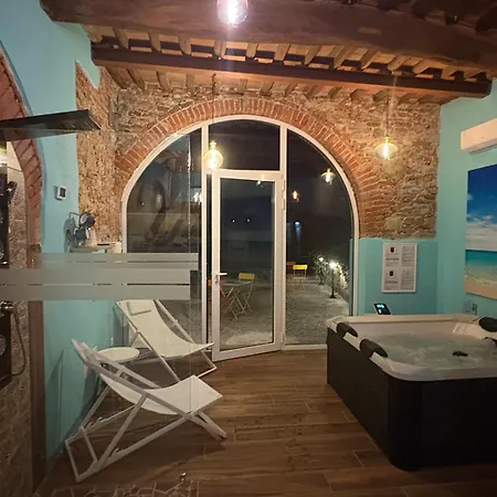 Ugo Luxury Gasthuis 3*